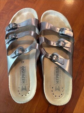 Mephisto Metallic Triple-Buckle Sandals - Metallic Bronze